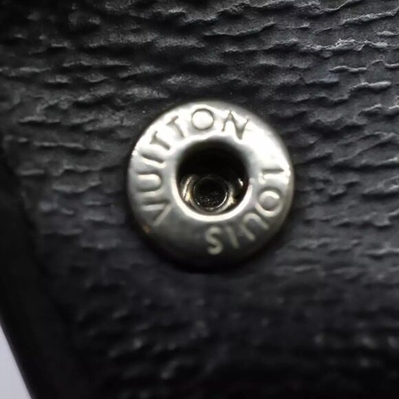 LOUIS VUITTON Monogram Eclipse Discovery Compact WalleT - Picture 8 of 16